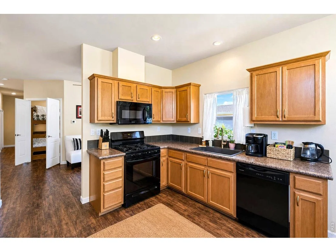 Photo of 7920 Mountain View Dr