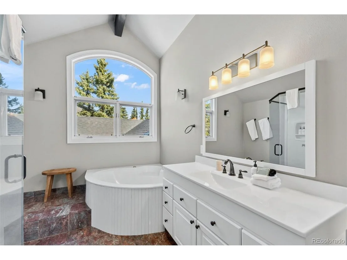 Photo of 162 High Meadow Dr