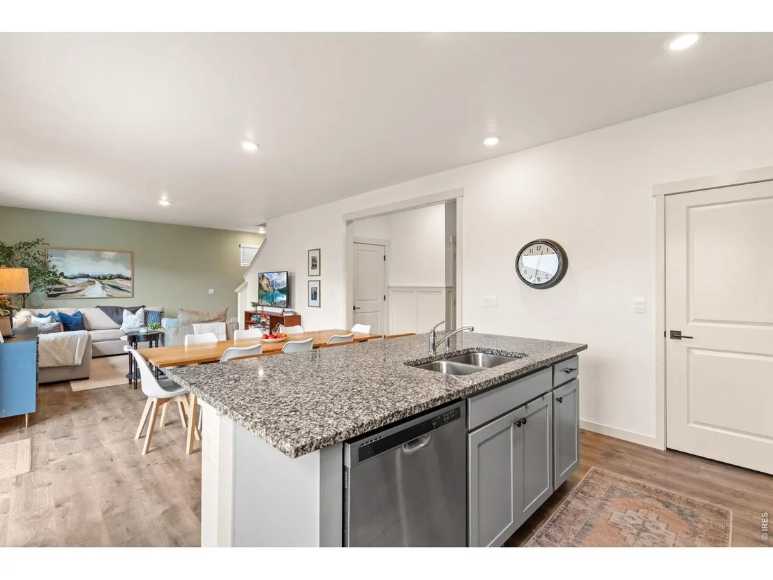 Photo of 711 Lake Emerson Rd