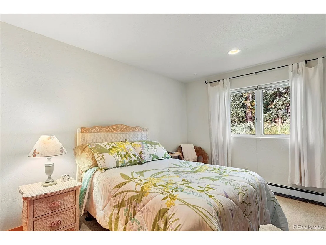 Photo of 212 Fairview Blvd