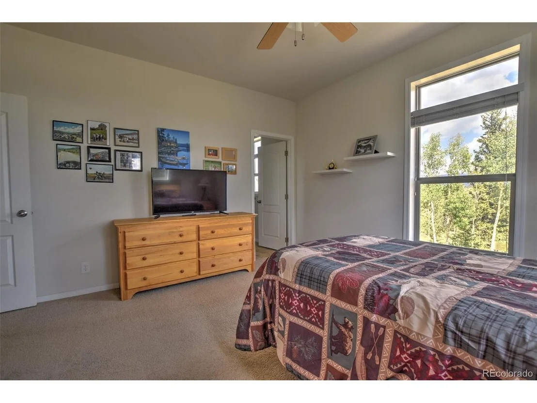 Photo of 990 Cumberland Dr