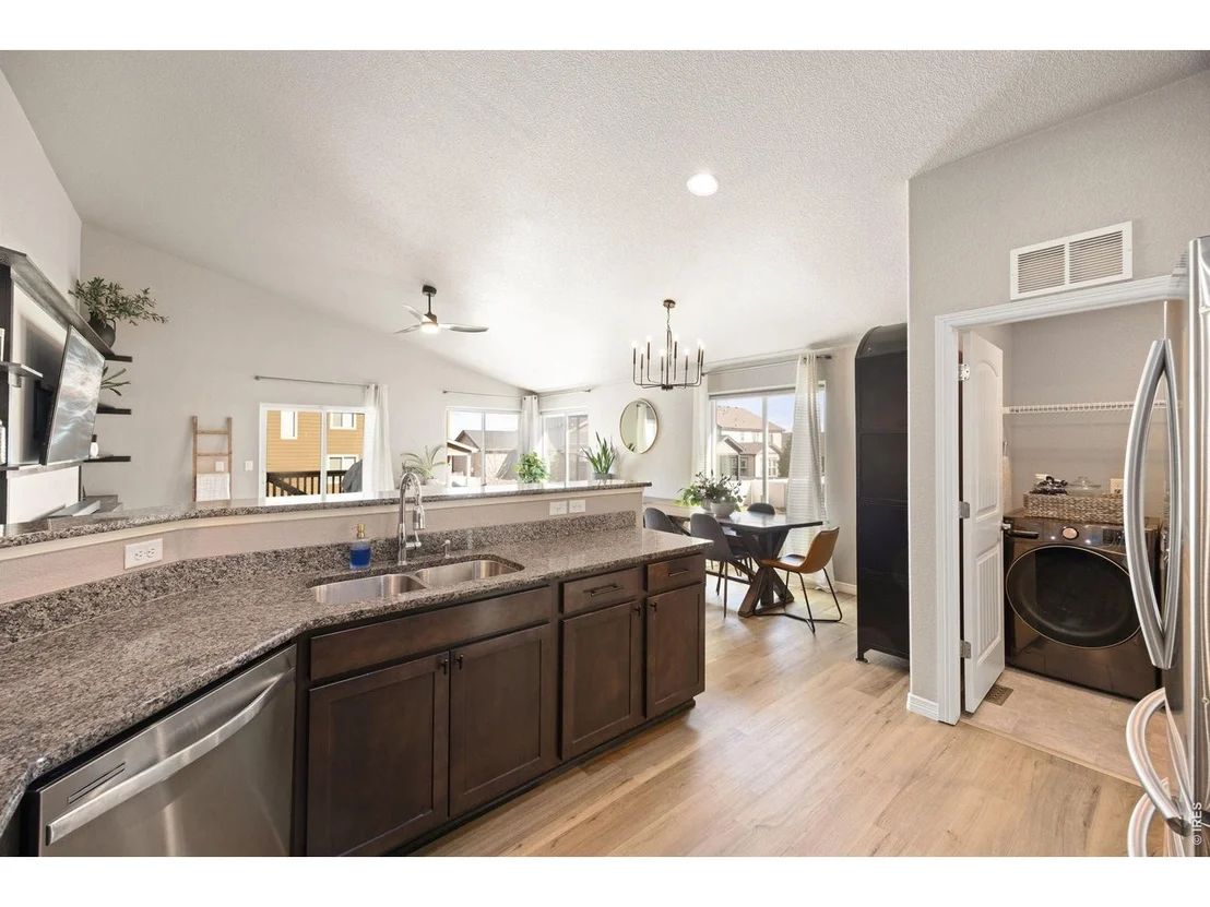 Photo of 5225 Carmon Dr