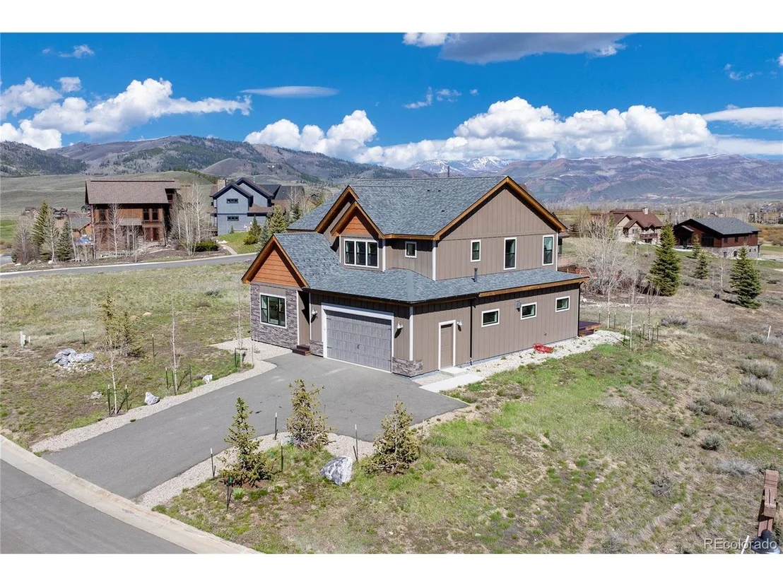 Photo of 719 Saddle Ridge Cir