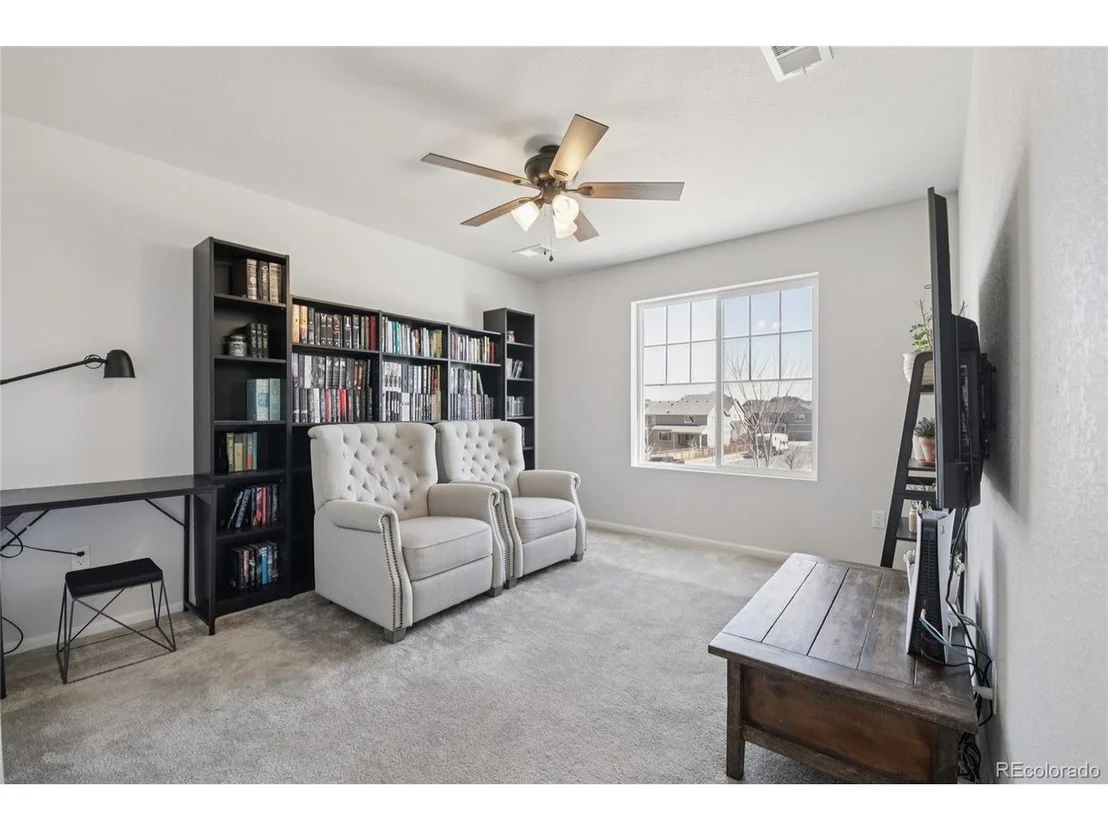 Photo of 677 Iris St