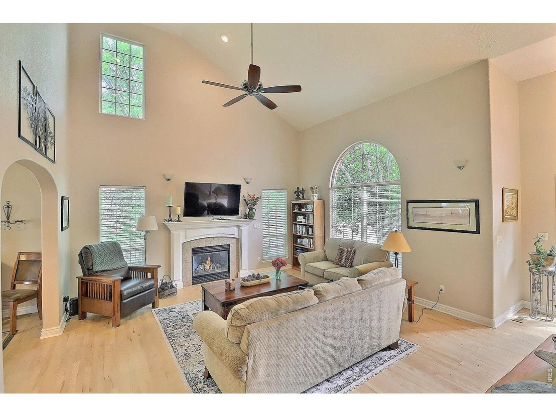Photo of 101 54th Ave