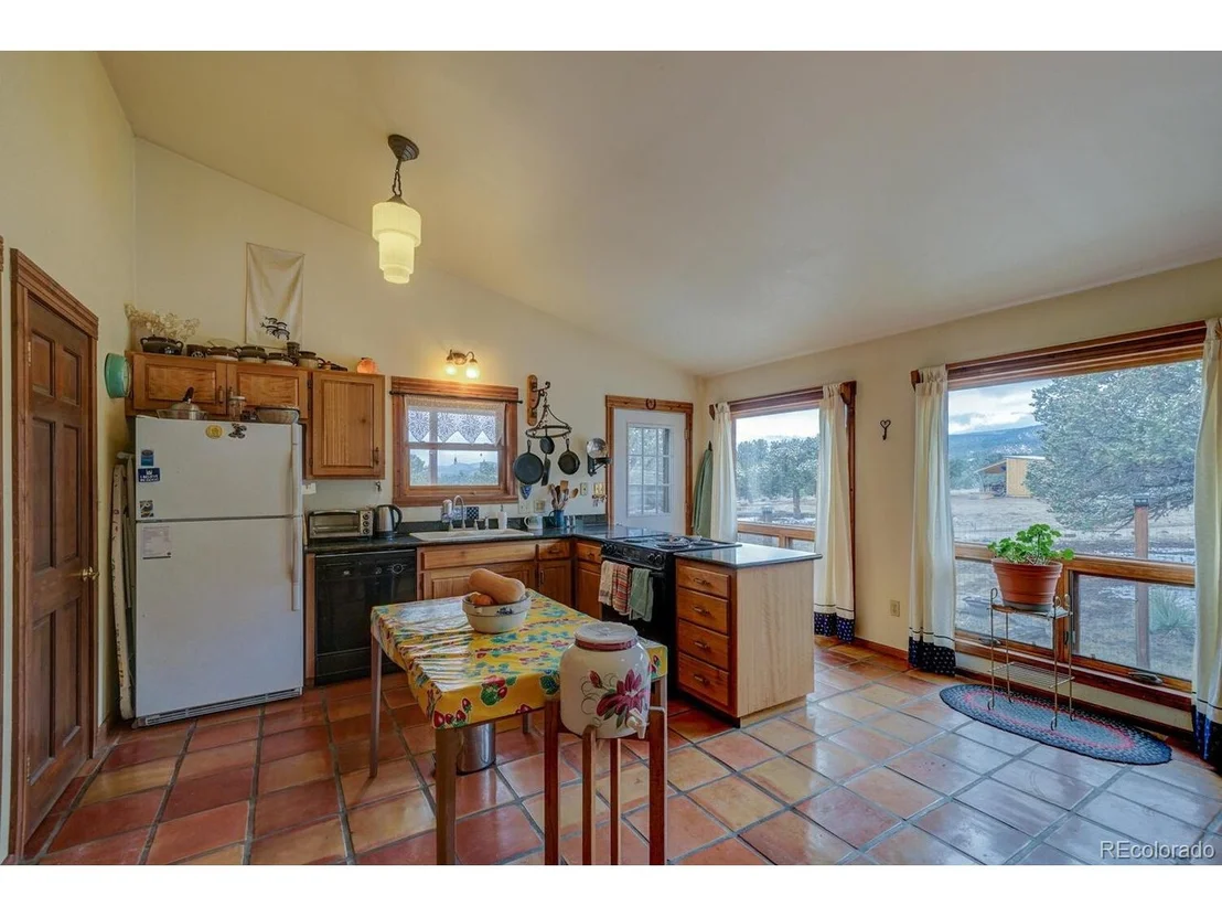 Photo of 6485 Divide Dr