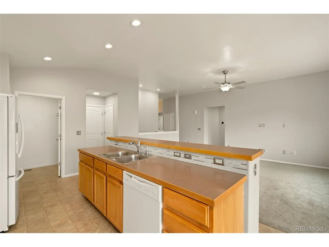 Photo of 2933 Alpine Ave