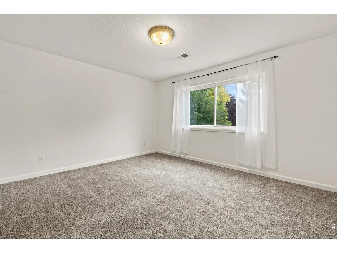 Photo of 1400 45th Ave