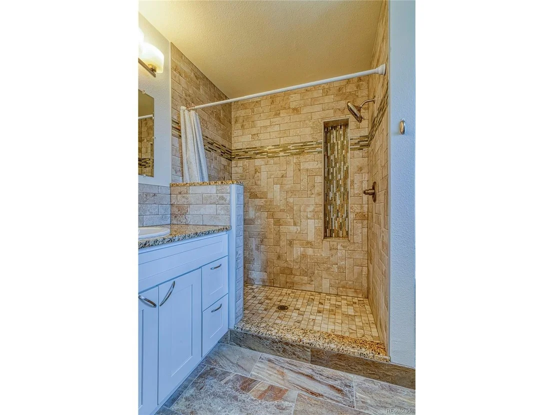 Photo of 6812 Blue Jay Dr