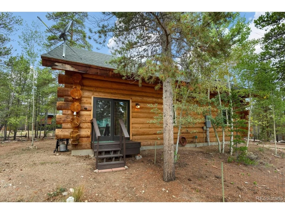 Photo of 682 Spruce Dr