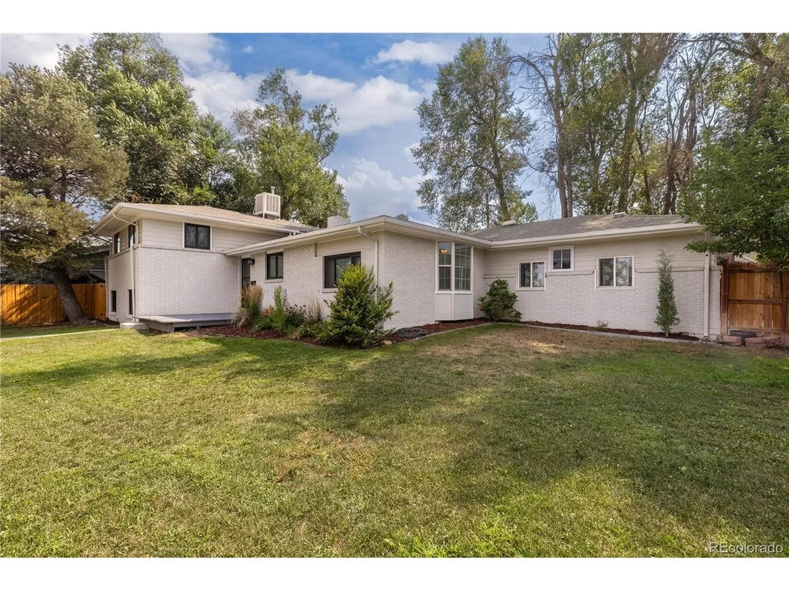 Photo of 315 Harvard Ln