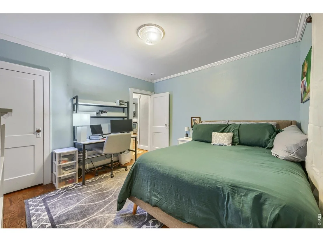 Photo of 202 8th Ave