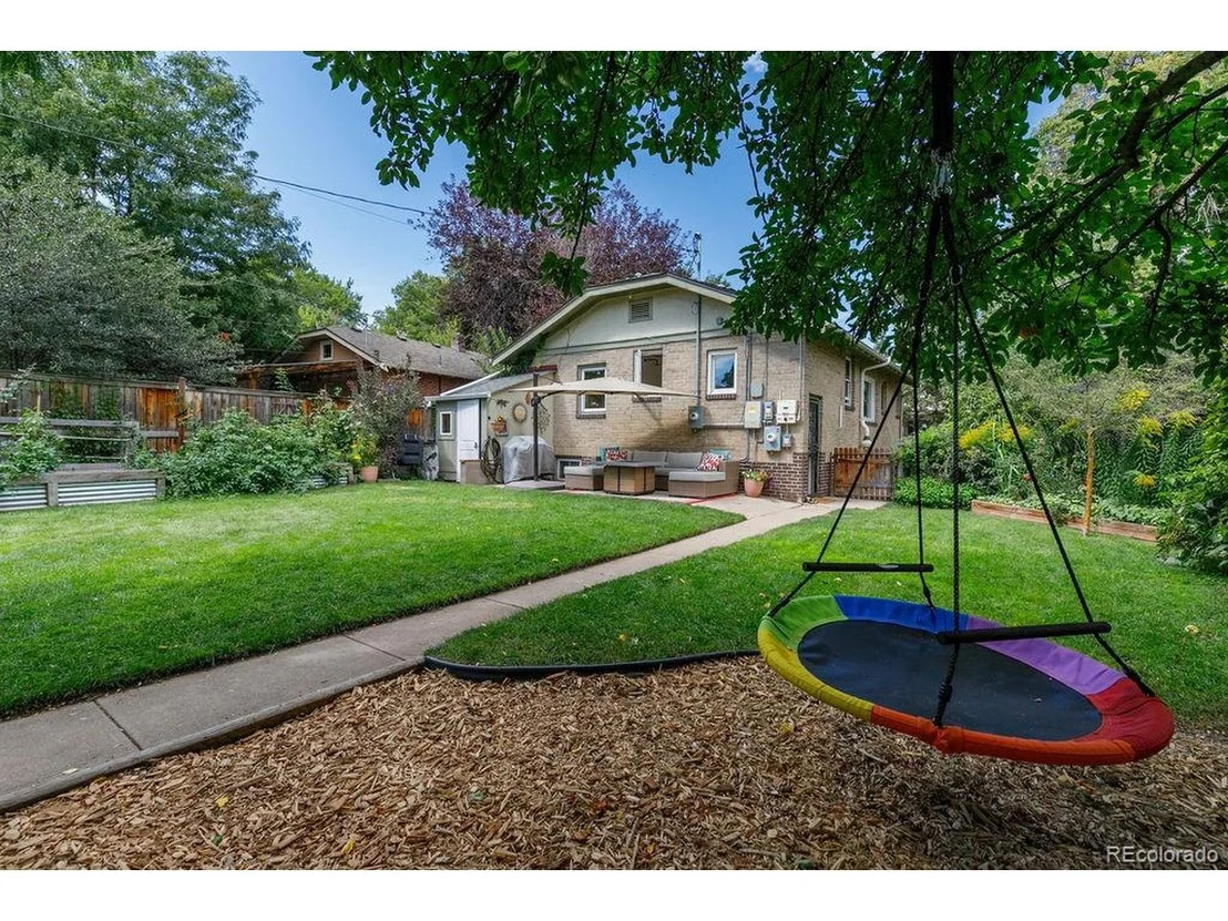 Photo of 3036 W 40th Ave