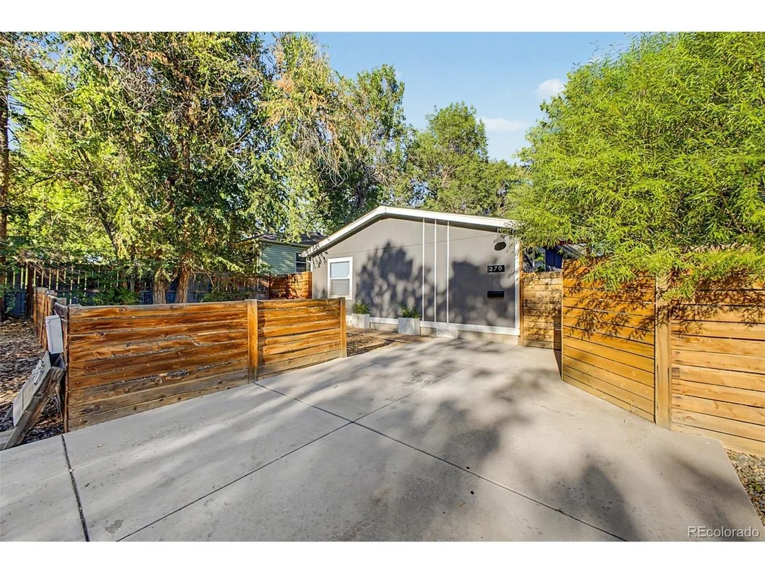 Photo of 370 Irving St