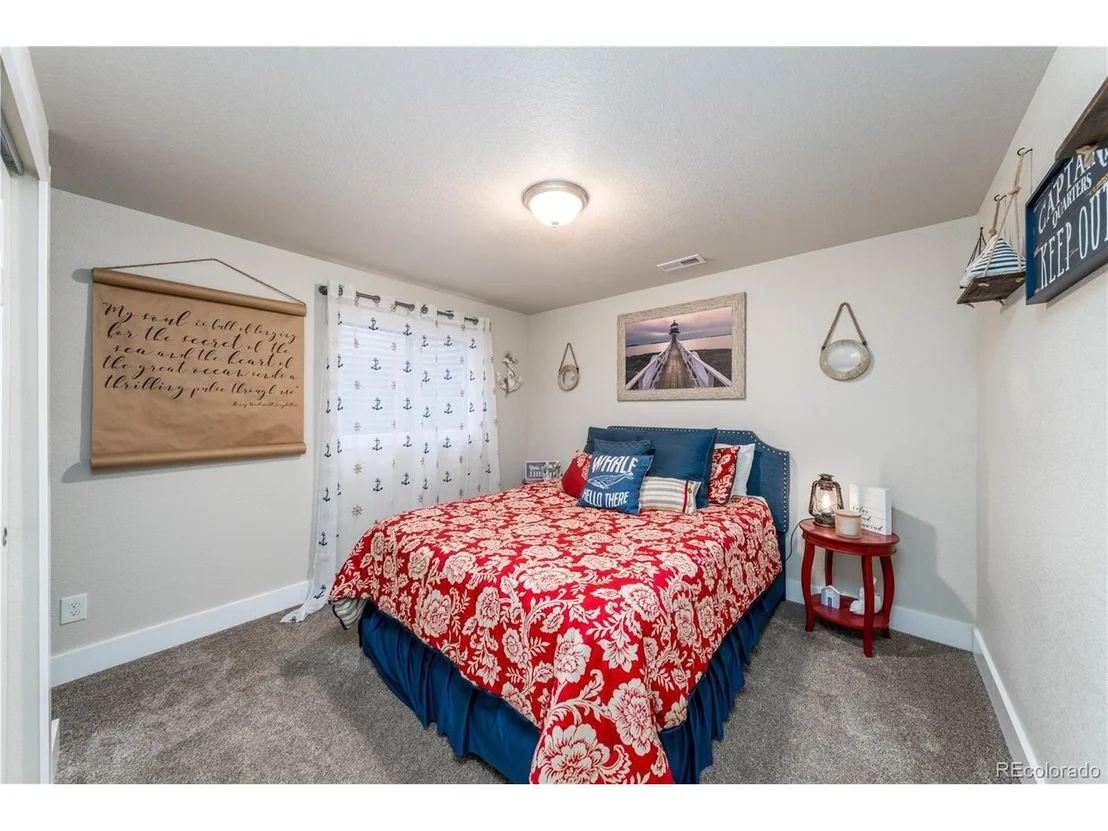 Photo of 1143 Hemlock Dr