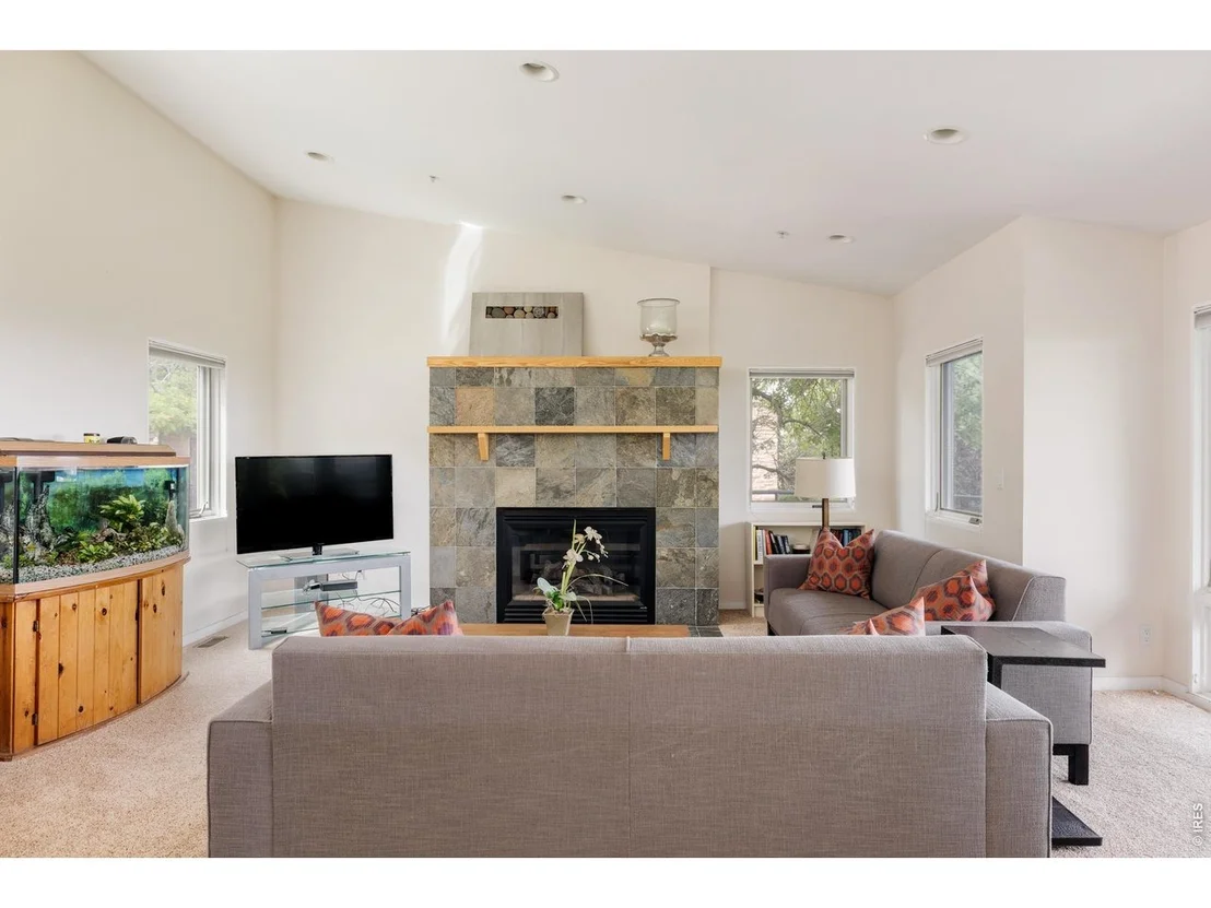 Photo of 333 Bellevue Dr