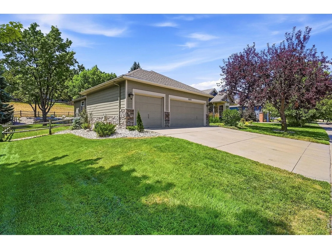 Photo of 2073 River West Dr