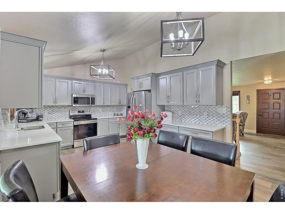Photo of 204 River Rd