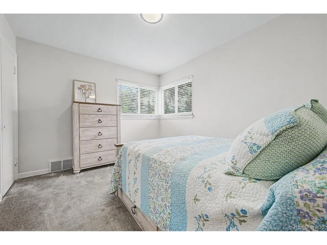 Photo of 1156 Lansing St