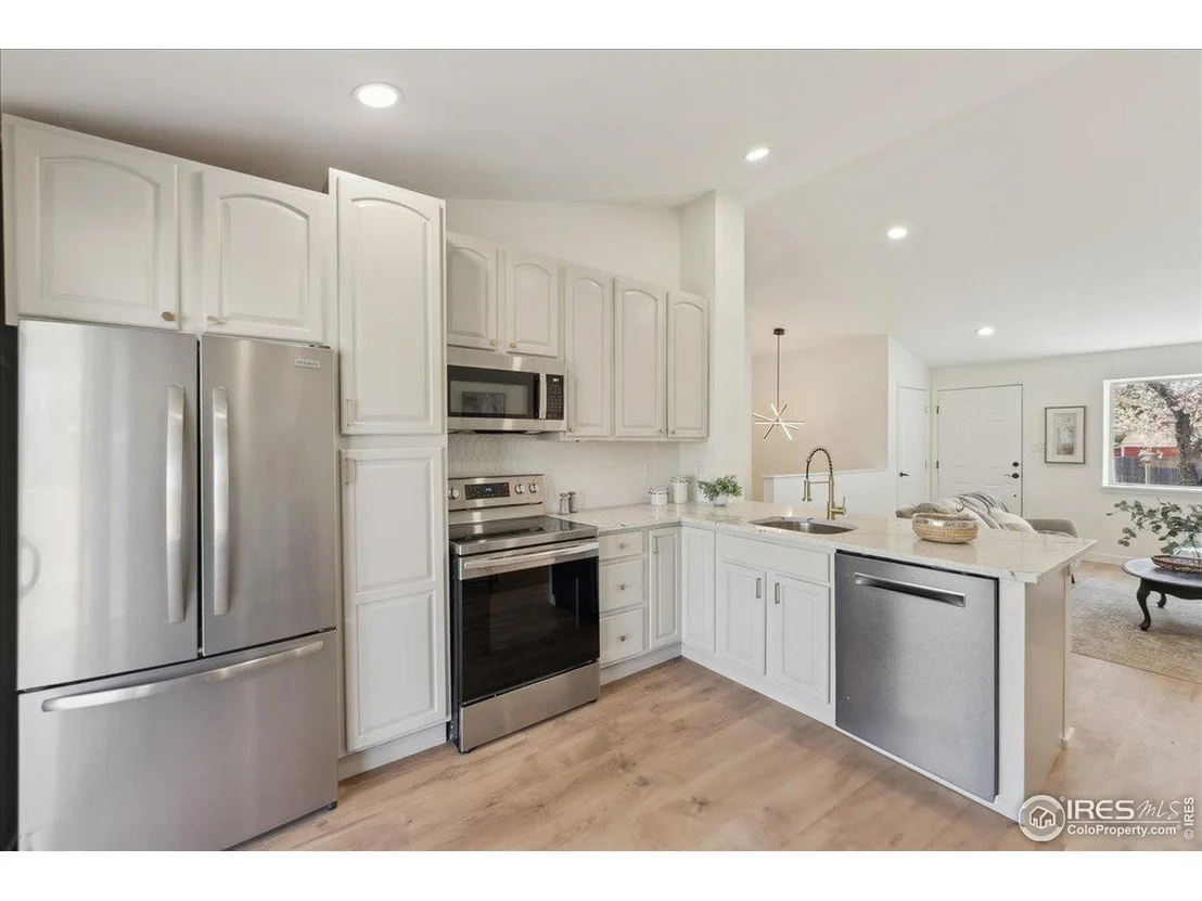 Photo of 2476 Sunset Dr