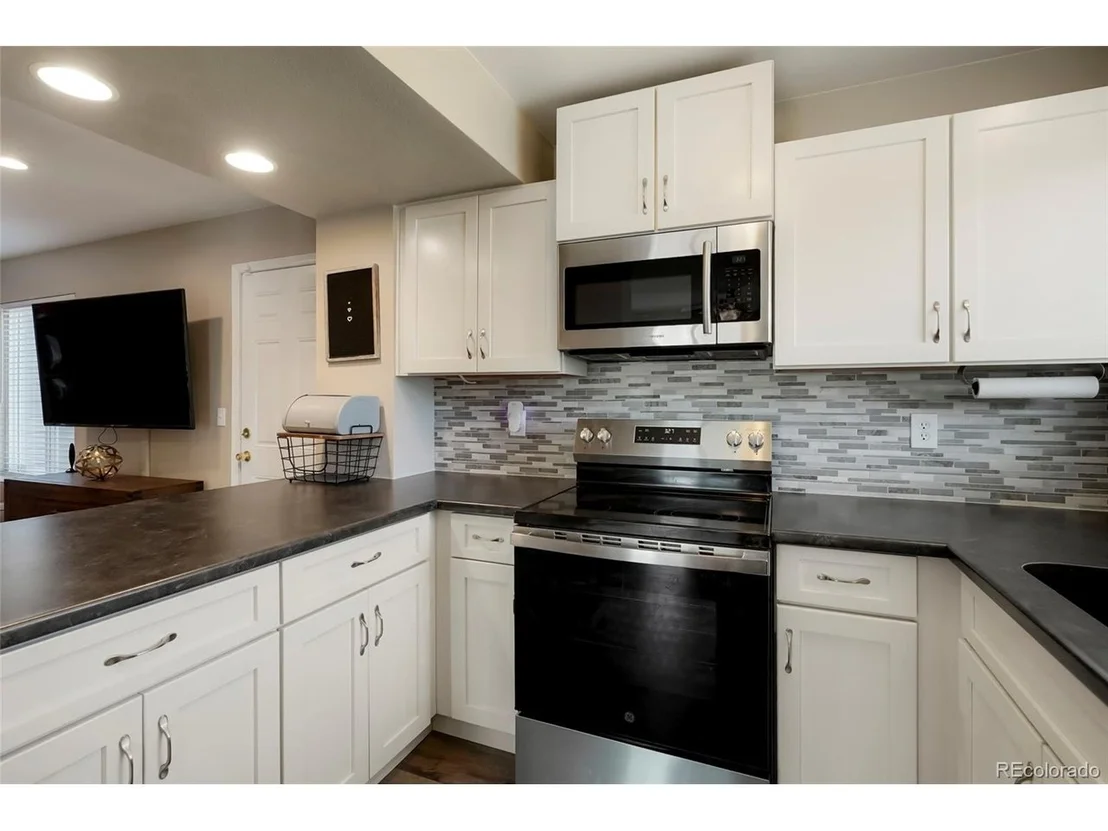 Photo of 6644 Laguna Cir