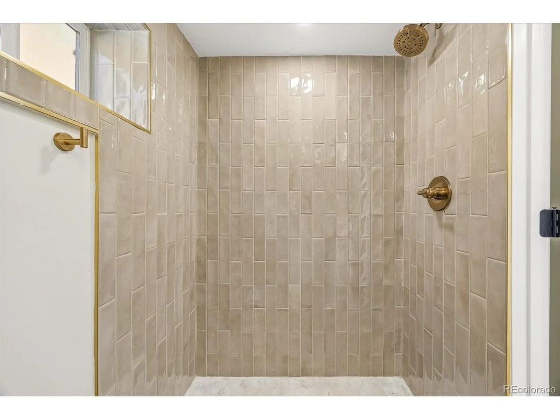 Photo of 2635 King St