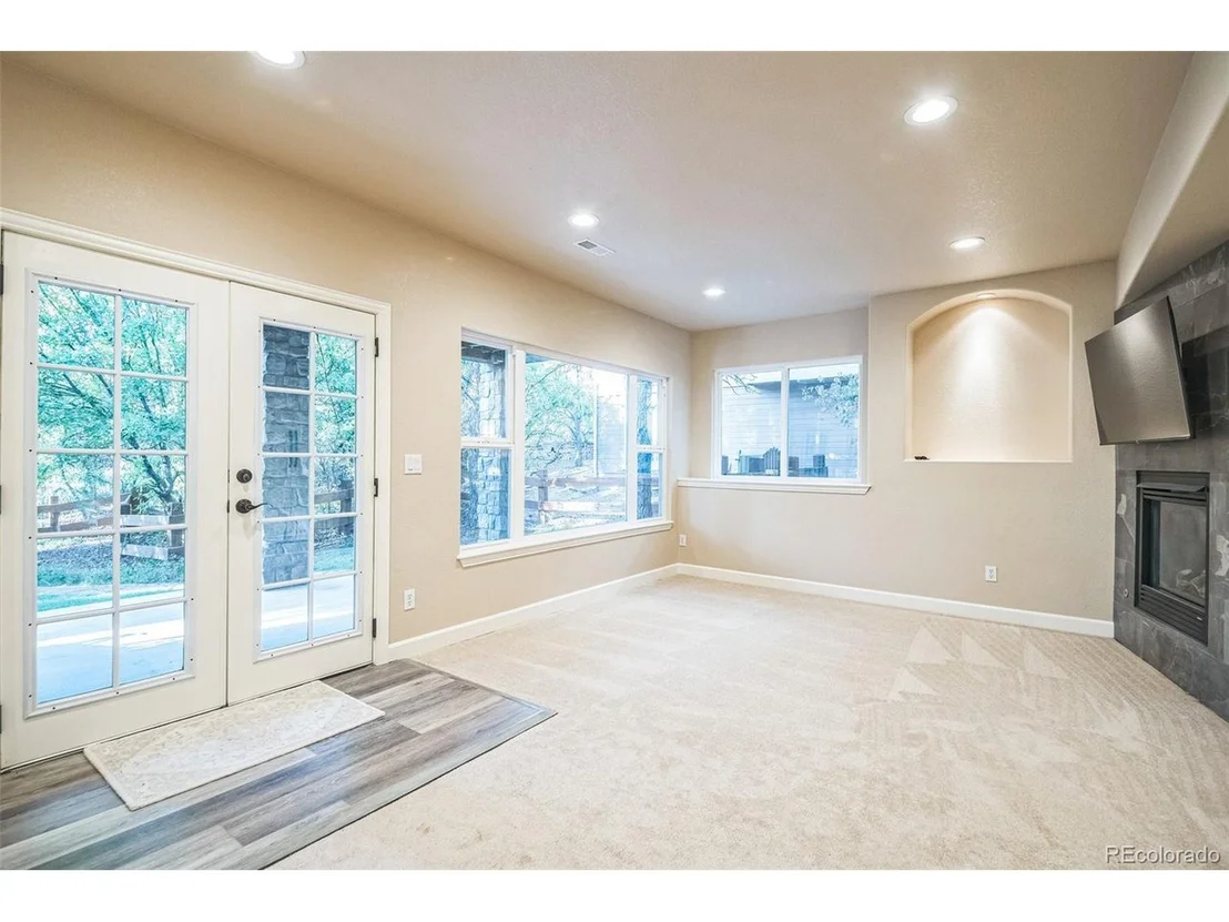 Photo of 1049 Timbercrest Dr