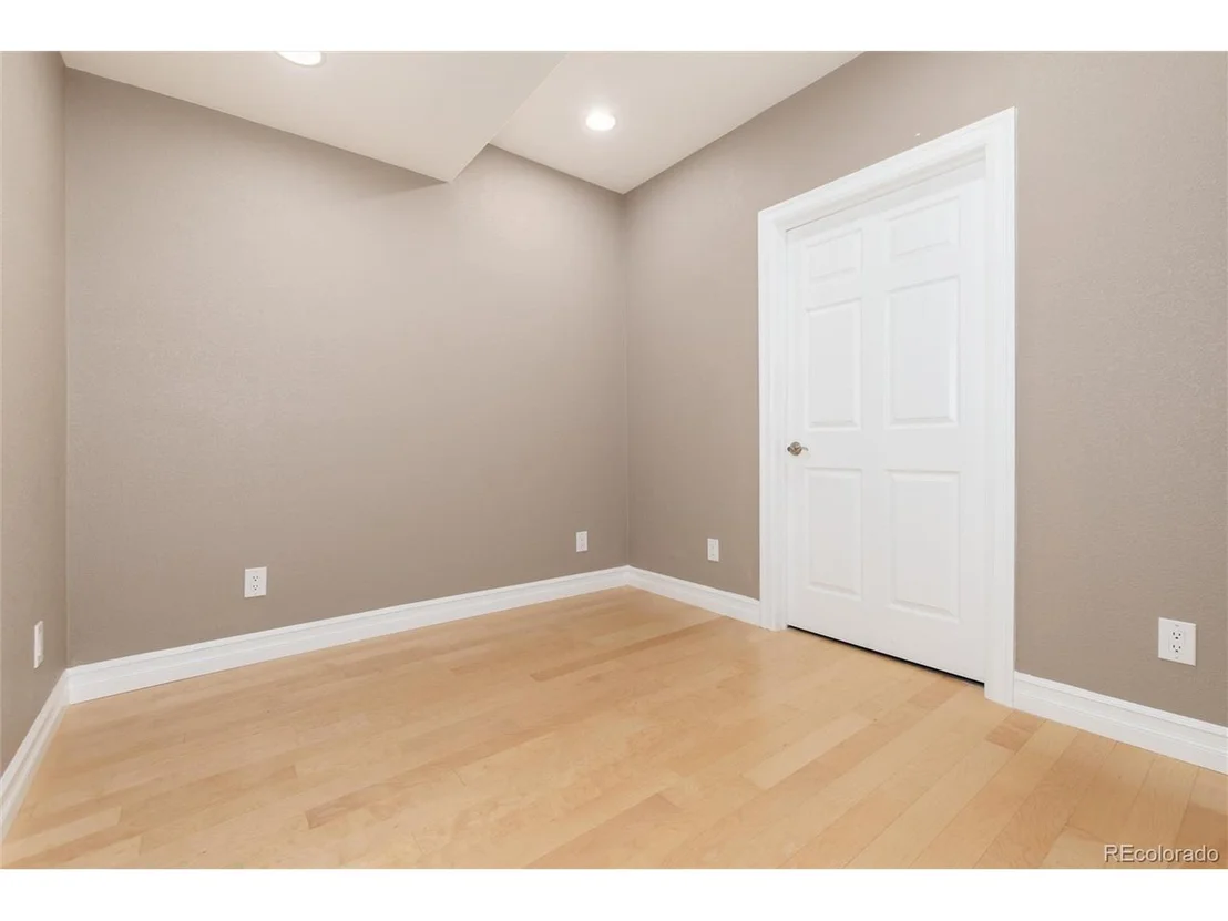 Photo of 10881 Glengate Cir