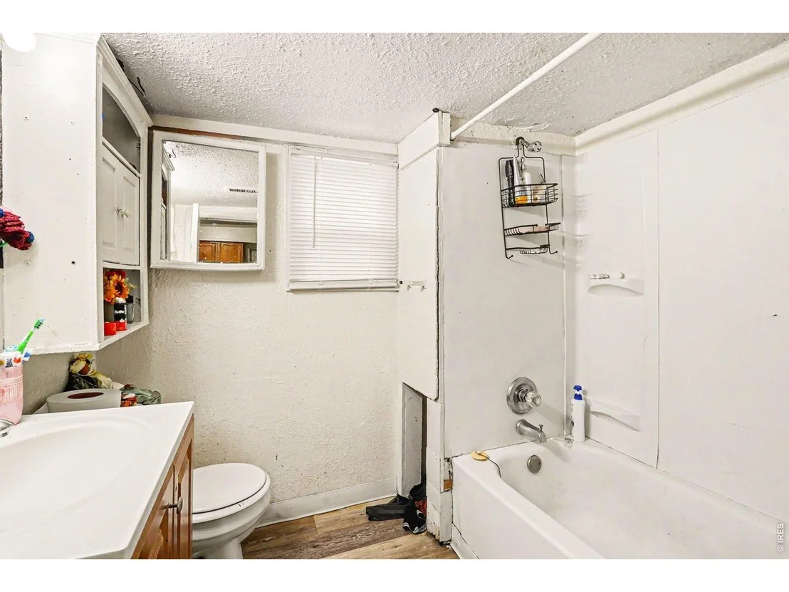 Photo of 400 22nd Ave