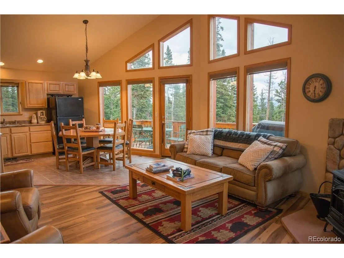 Photo of 765 Mountain View Dr