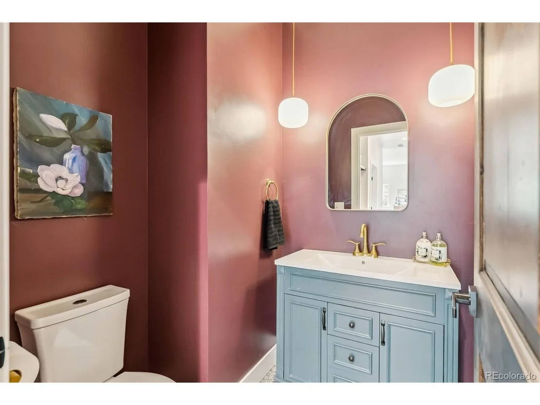 Photo of 372 Park View Dr