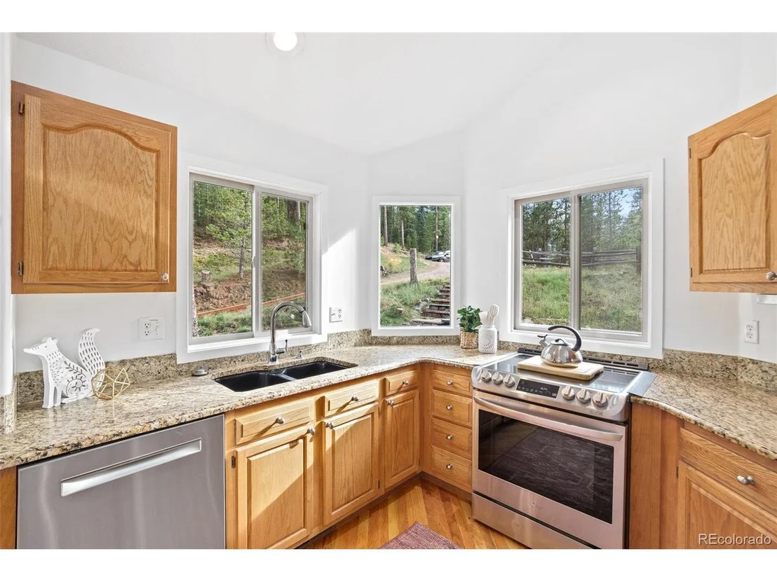 Photo of 7565 Brook Forest Ln
