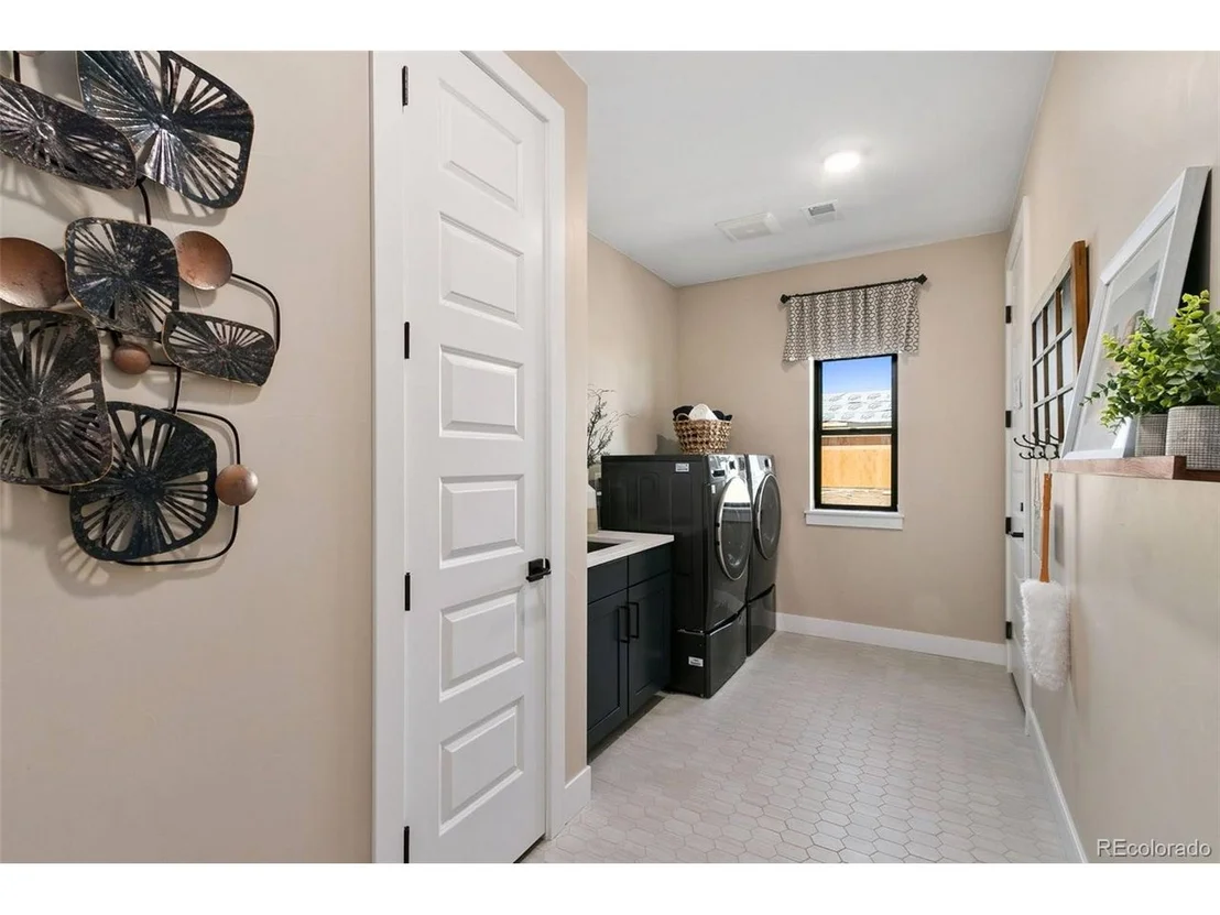 Photo of 1784 Barefoot Dr