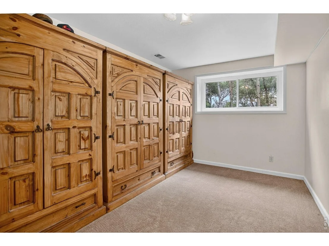 Photo of 233 Deer Cir