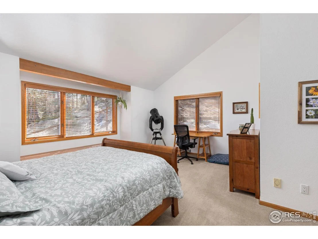 Photo of 82 Grove Ct