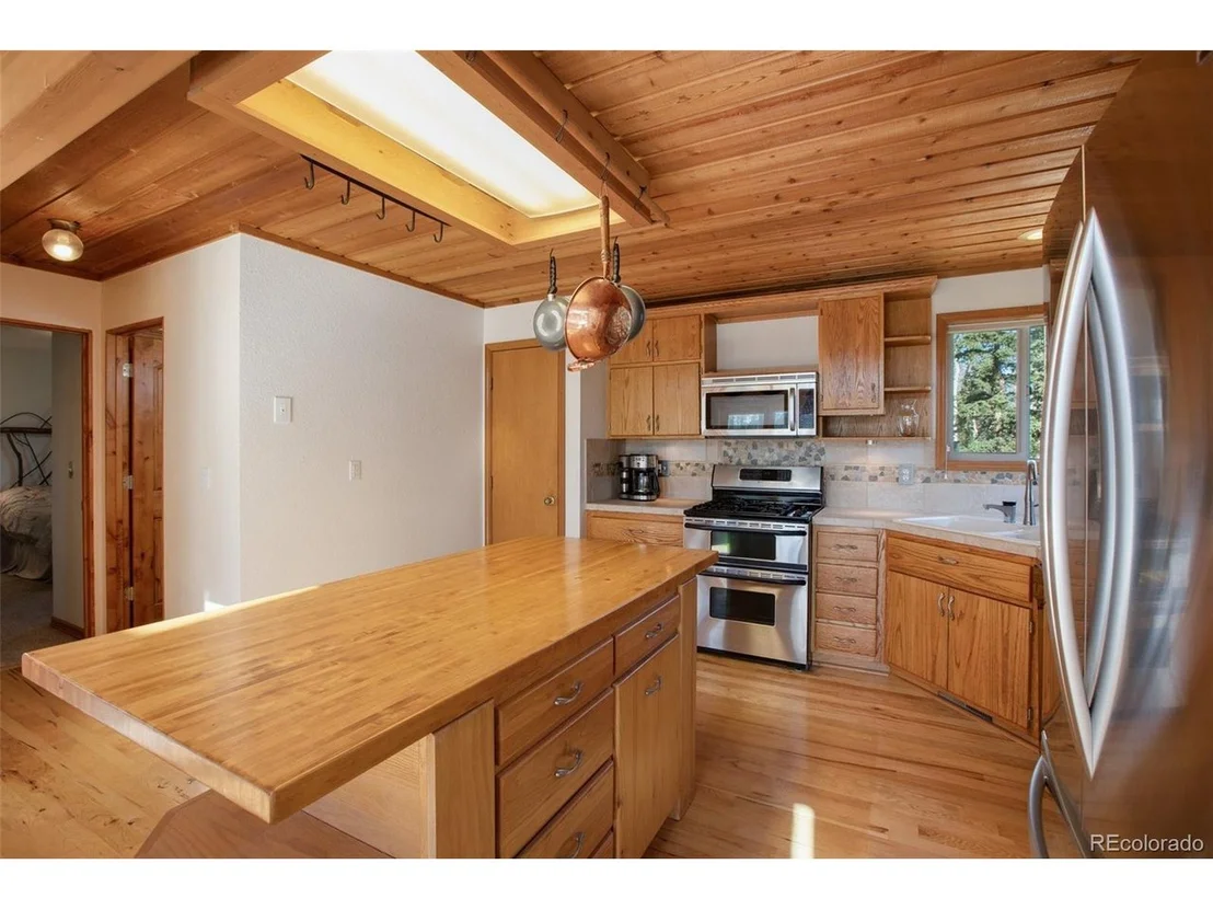 Photo of 635 Ridge Dr