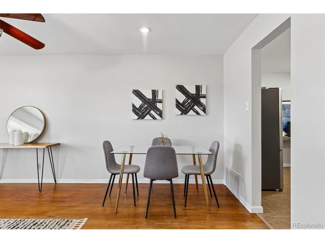 Photo of 5755 Dover St
