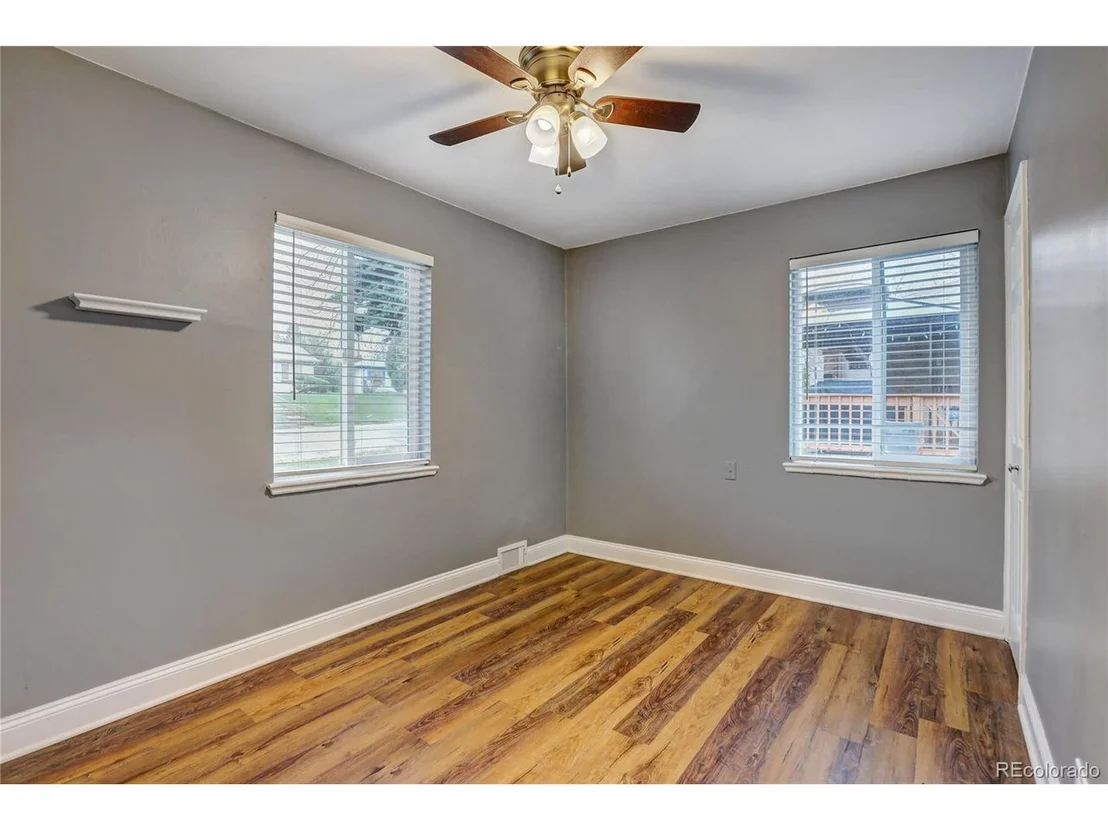 Photo of 2221 W Custer Pl
