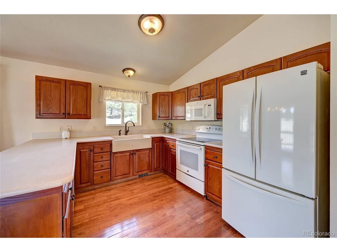 Photo of 924 Bluebird Dr
