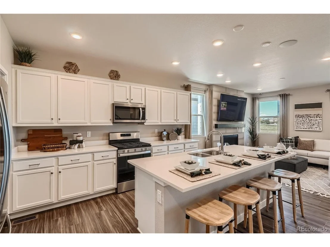 Photo of 4997 Thistle Dr