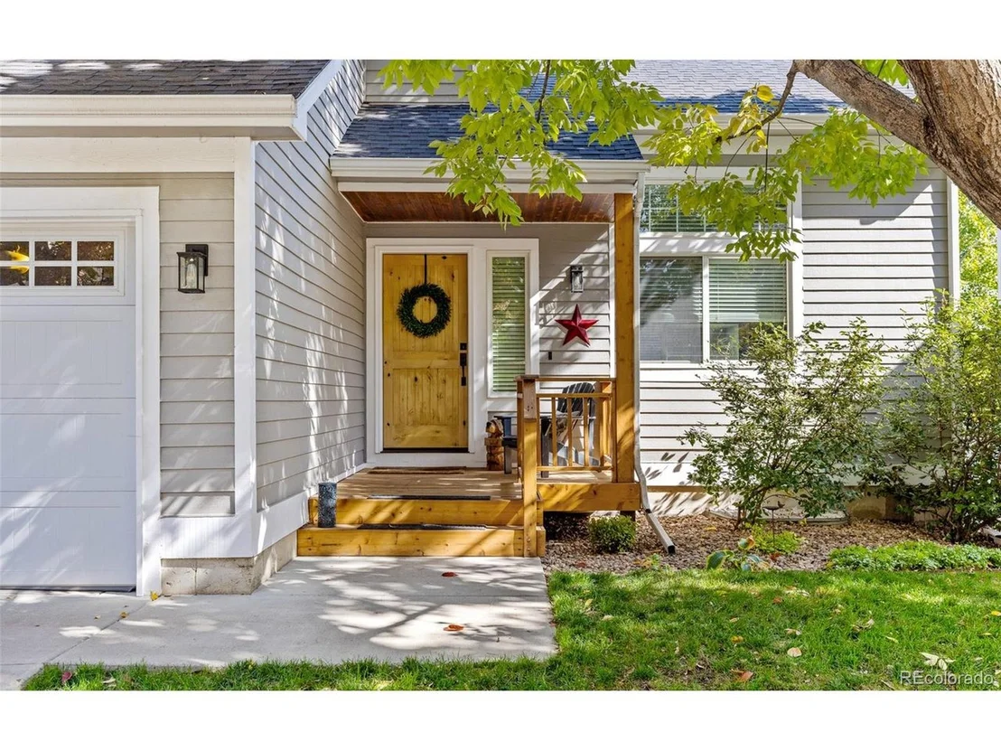 Photo of 592 Spruce Cir