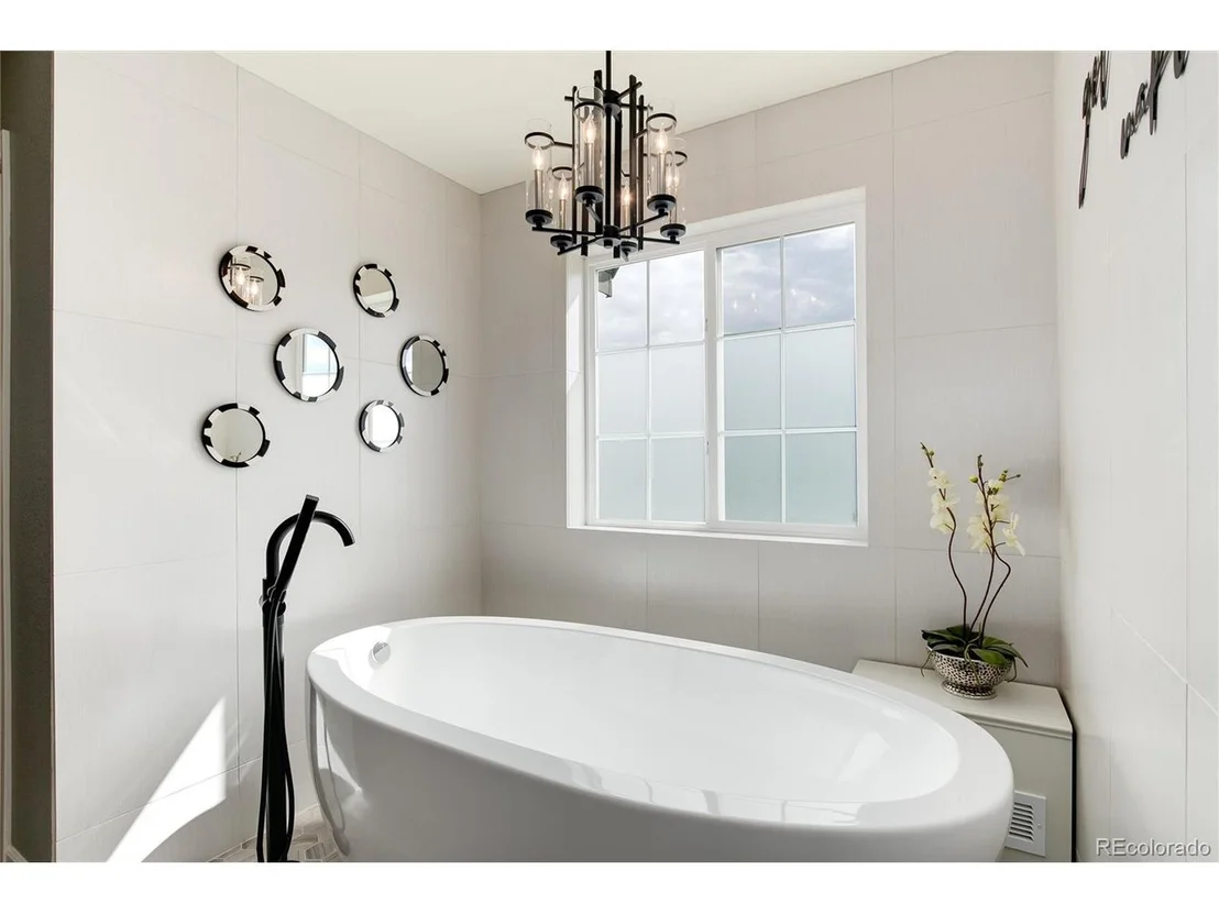 Photo of 650 Meadowleaf Ln