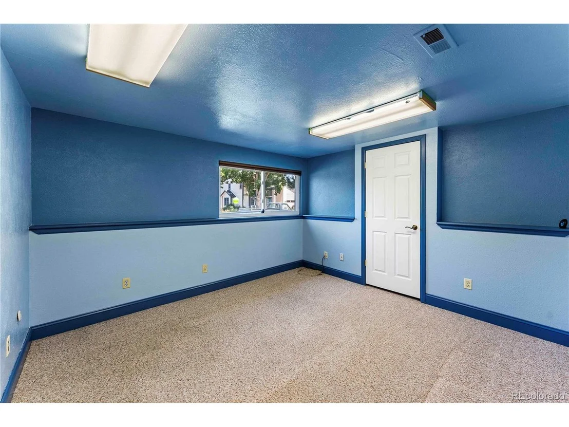 Photo of 8033 Marshall Cir