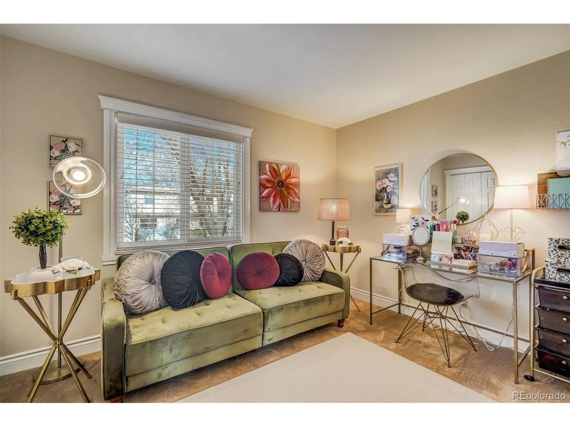 Photo of 7 Belaire Dr