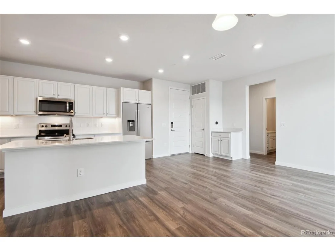 Photo of Unit 1309 at 487 Interlocken Blvd