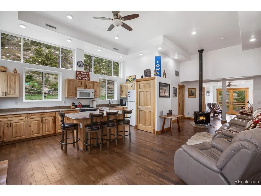 Photo of 437 Langnis Rd