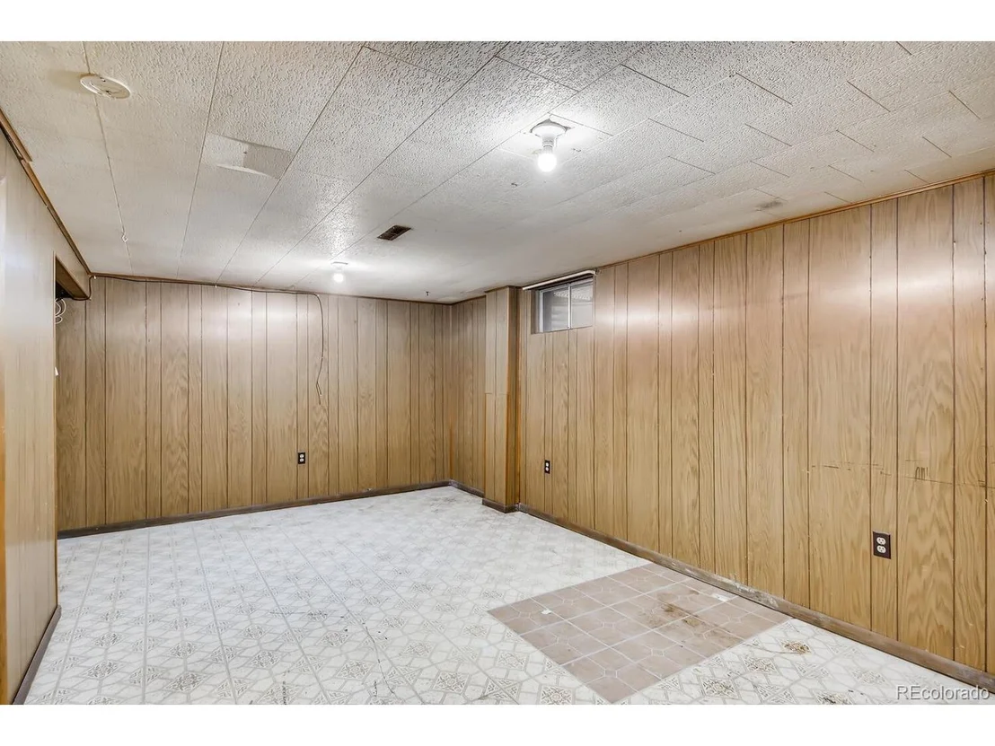 Photo of 7157 Jay St