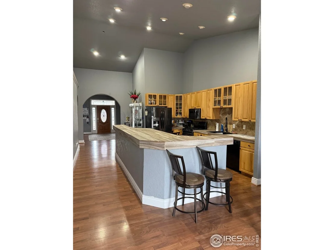 Photo of 419 E 3rd Ave