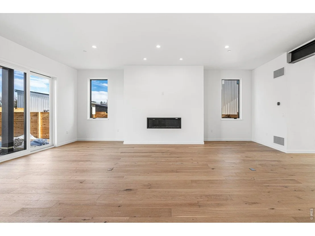 Photo of 2145 Vine Ave