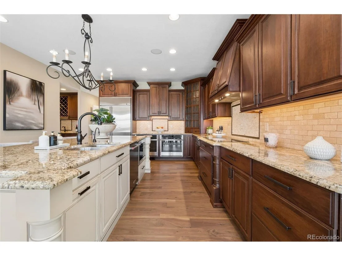 Photo of 8571 Colonial Dr